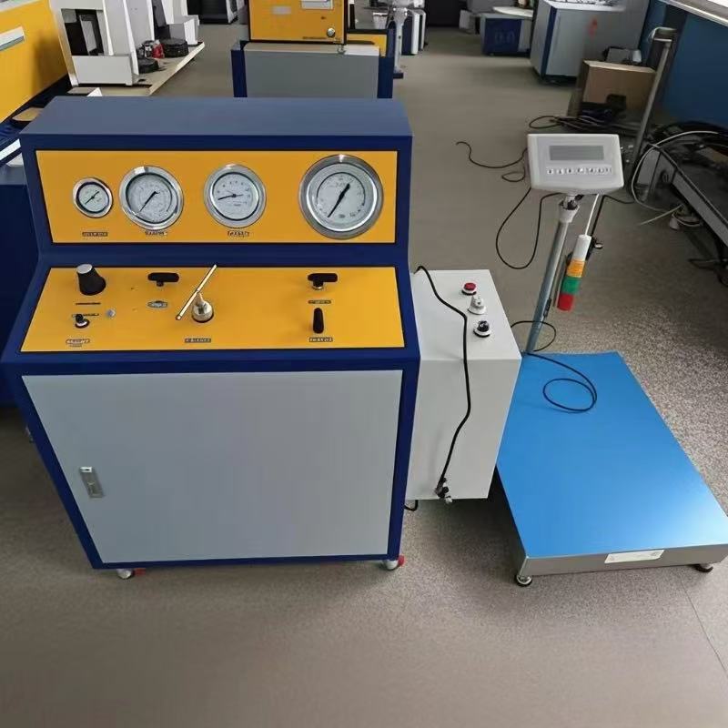 CO2 cylinder filling system for industrial gas projects